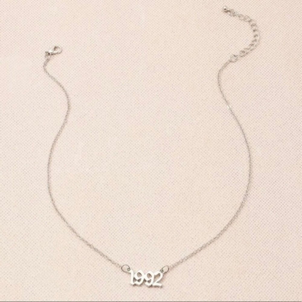 3/$30 🤍 Established “1992” Necklace